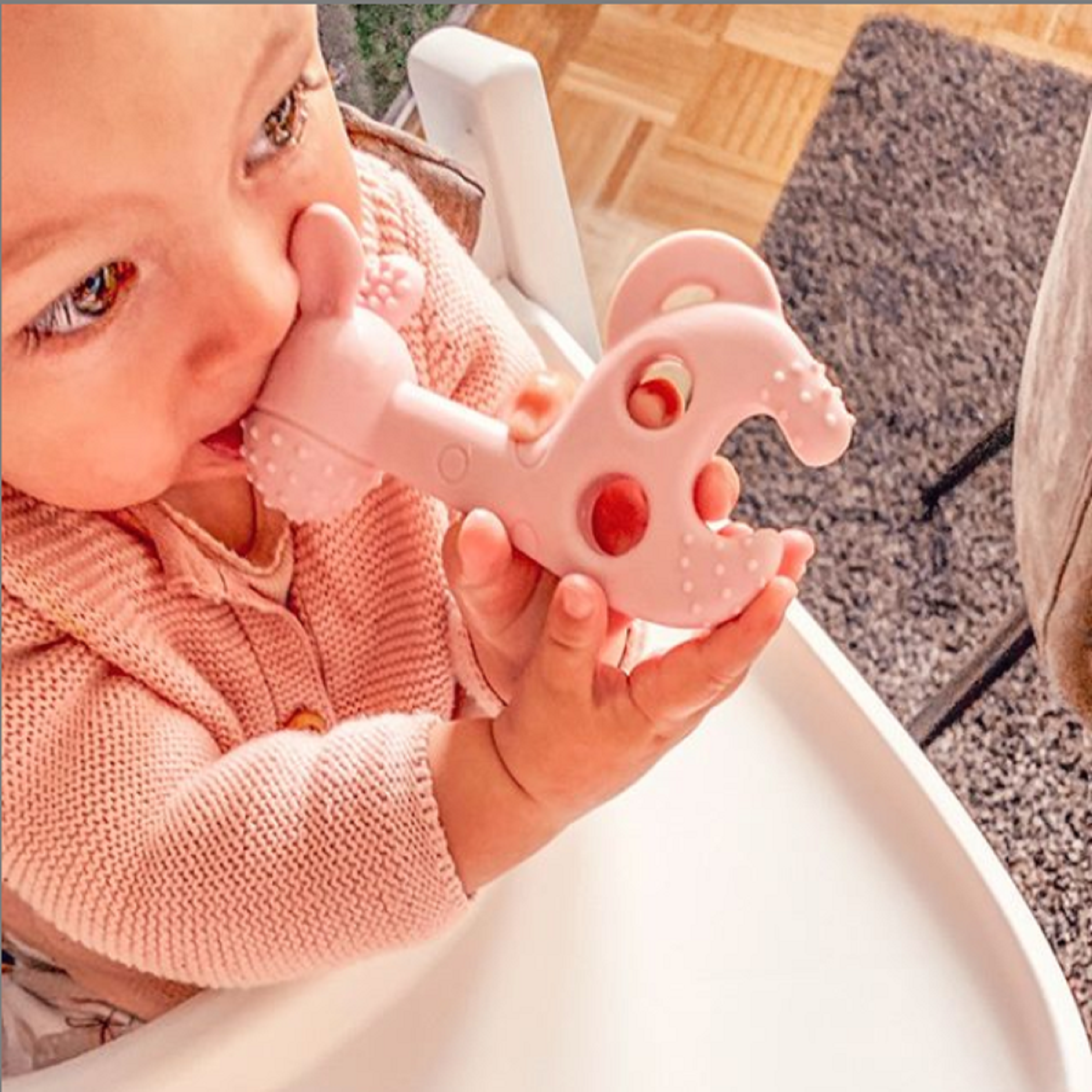 Teether Giraffe Old Pink